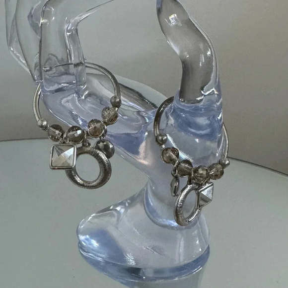 💟💎Vintage Nine  West Hoop Earrings - Picture 1 of 15